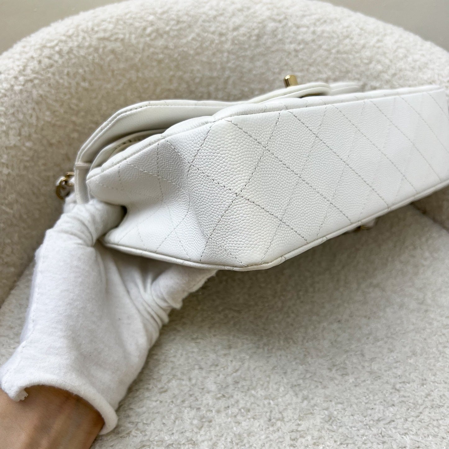 GLM-Small Classic Flap CF in White Caviar and LGHW