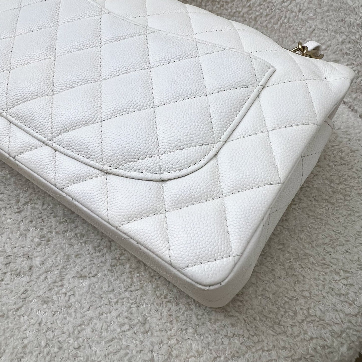 GLM-Small Classic Flap CF in White Caviar and LGHW