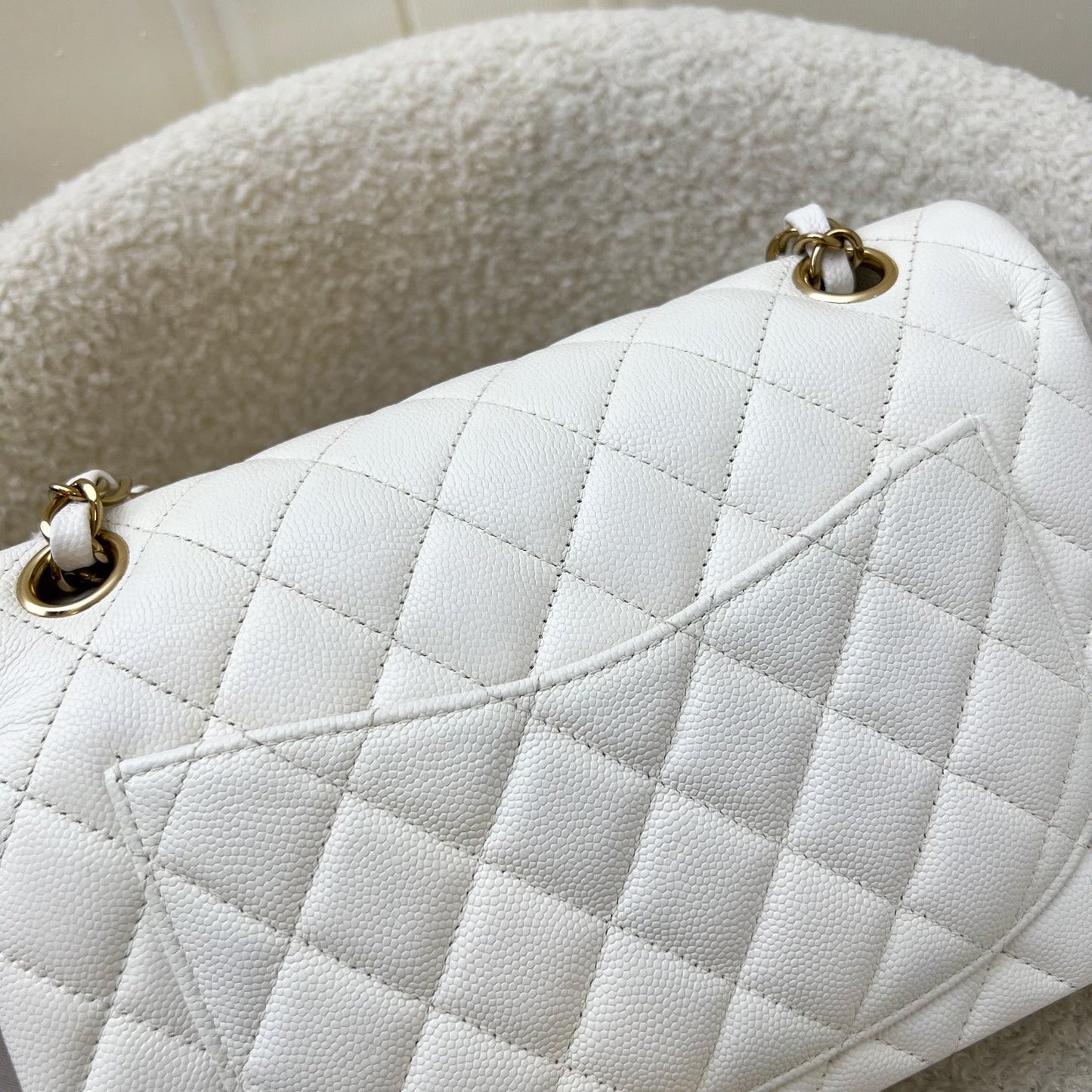 GLM-Small Classic Flap CF in White Caviar and LGHW