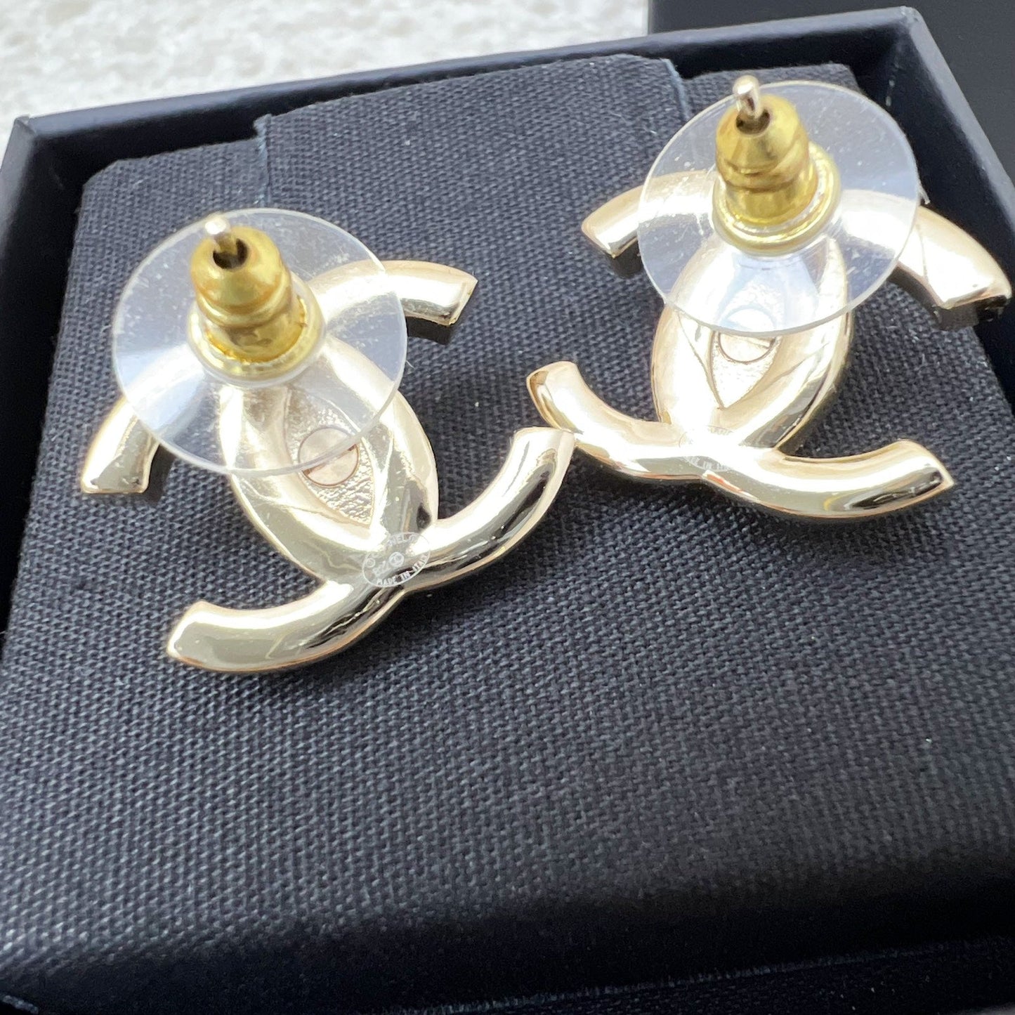 GLM-GLM- Turnlock Earrings in LGHW (Model: AB9411)