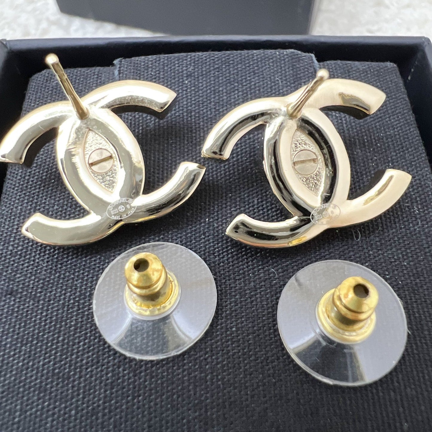 GLM-GLM- Turnlock Earrings in LGHW (Model: AB9411)