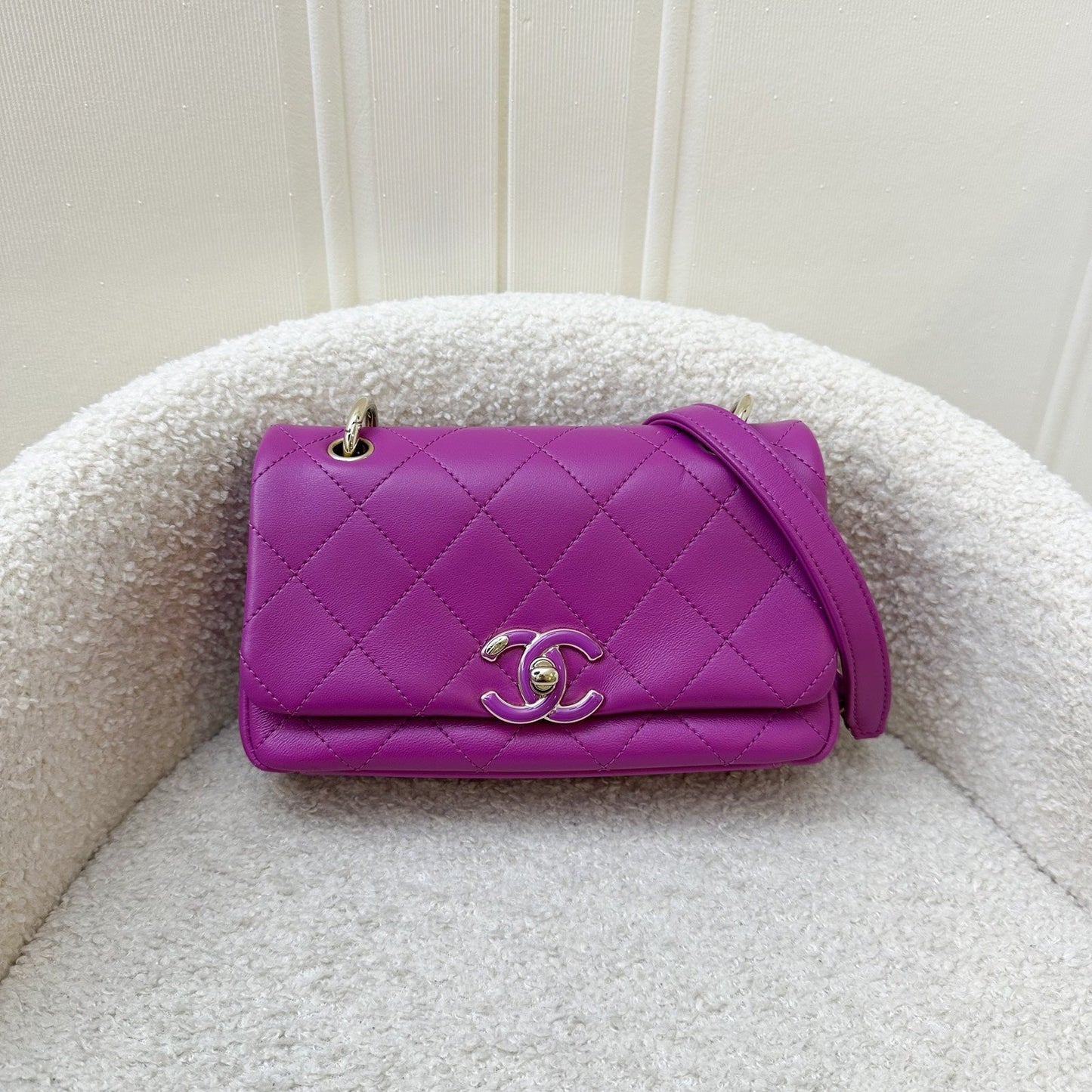GLM-Seasonal Shoulder Flap Bag in Purple Lambskin and GHW
