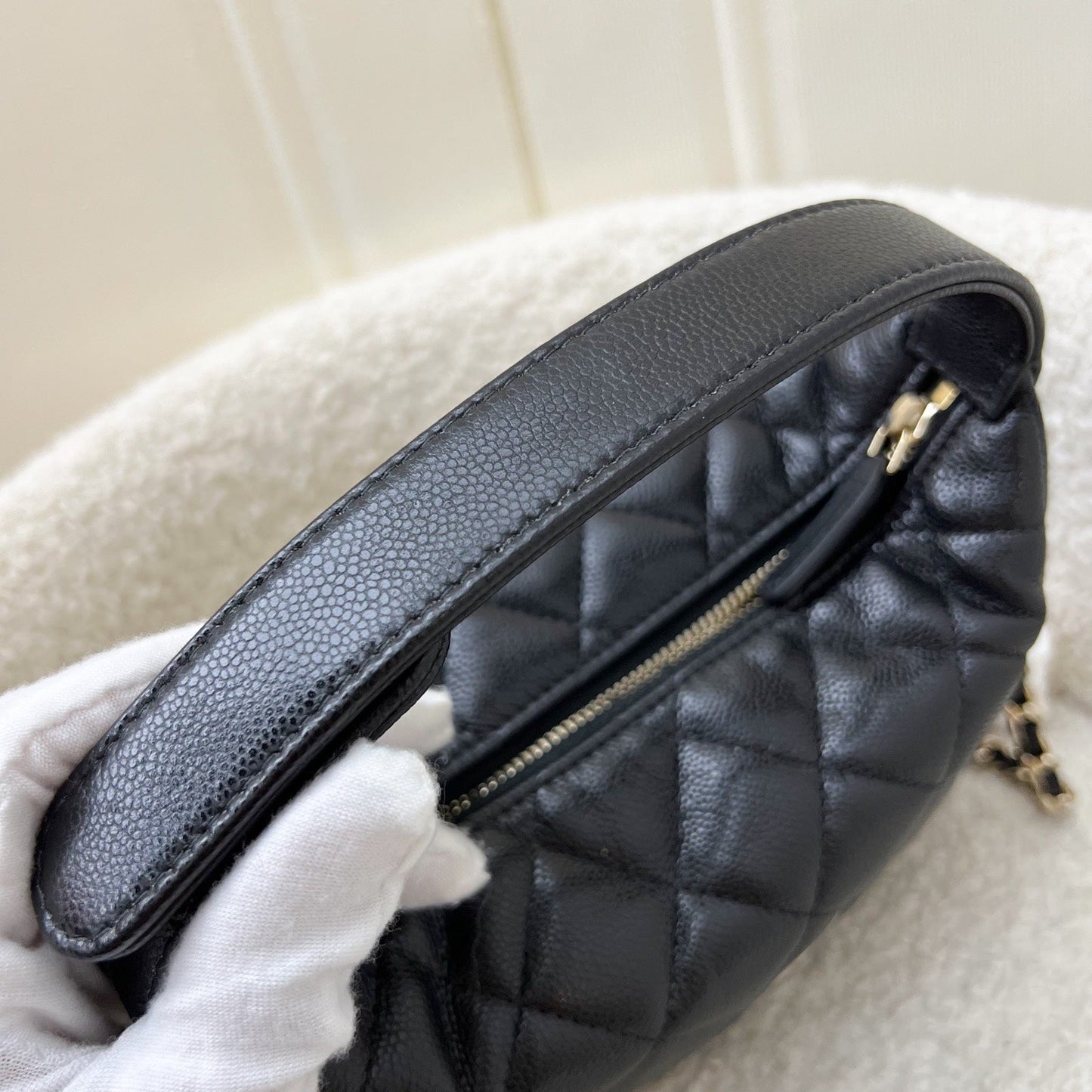 GLM-Classic Quilted Hobo Clutch on Chain in Black Caviar and LGHW (Model: AP4386)
