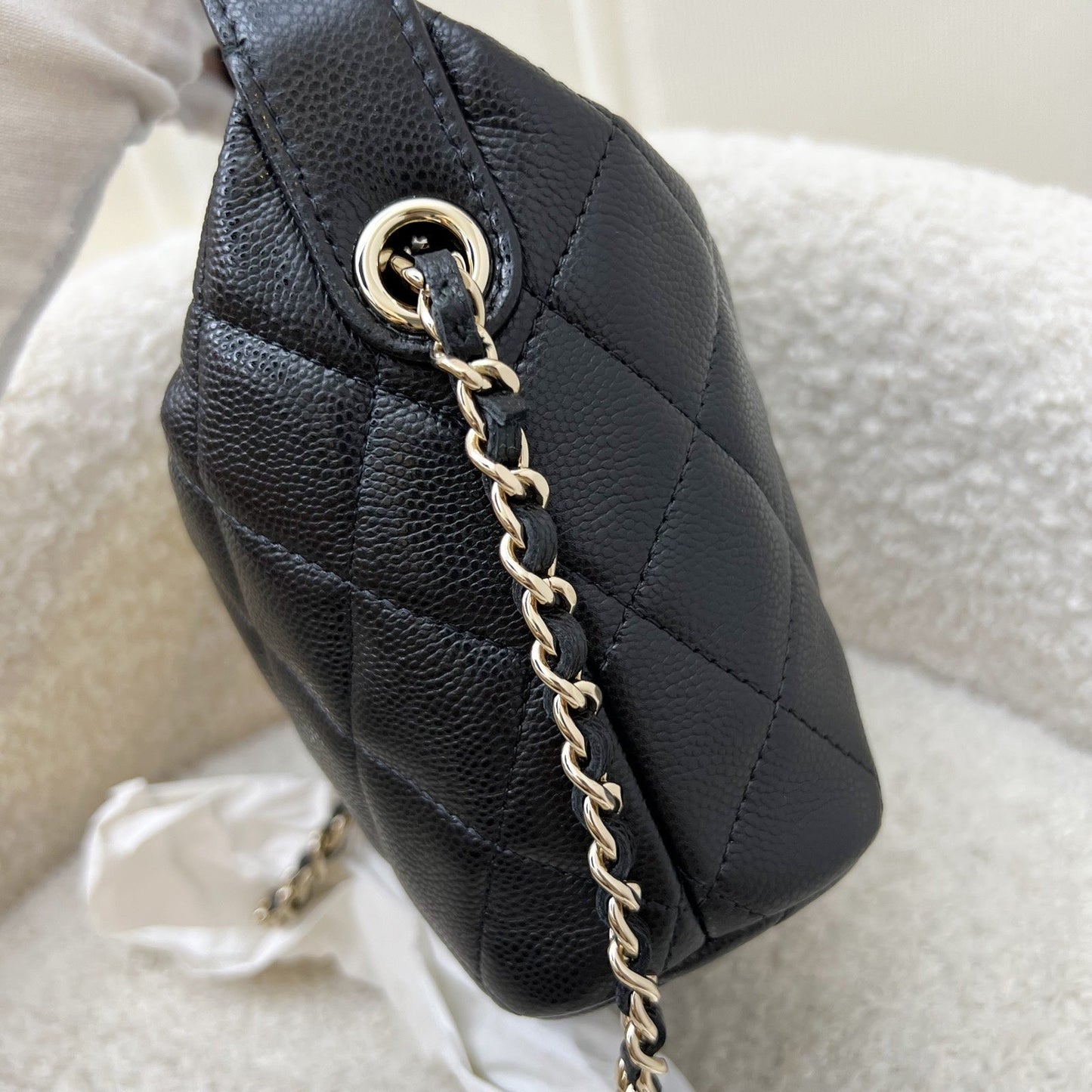 GLM-Classic Quilted Hobo Clutch on Chain in Black Caviar and LGHW (Model: AP4386)
