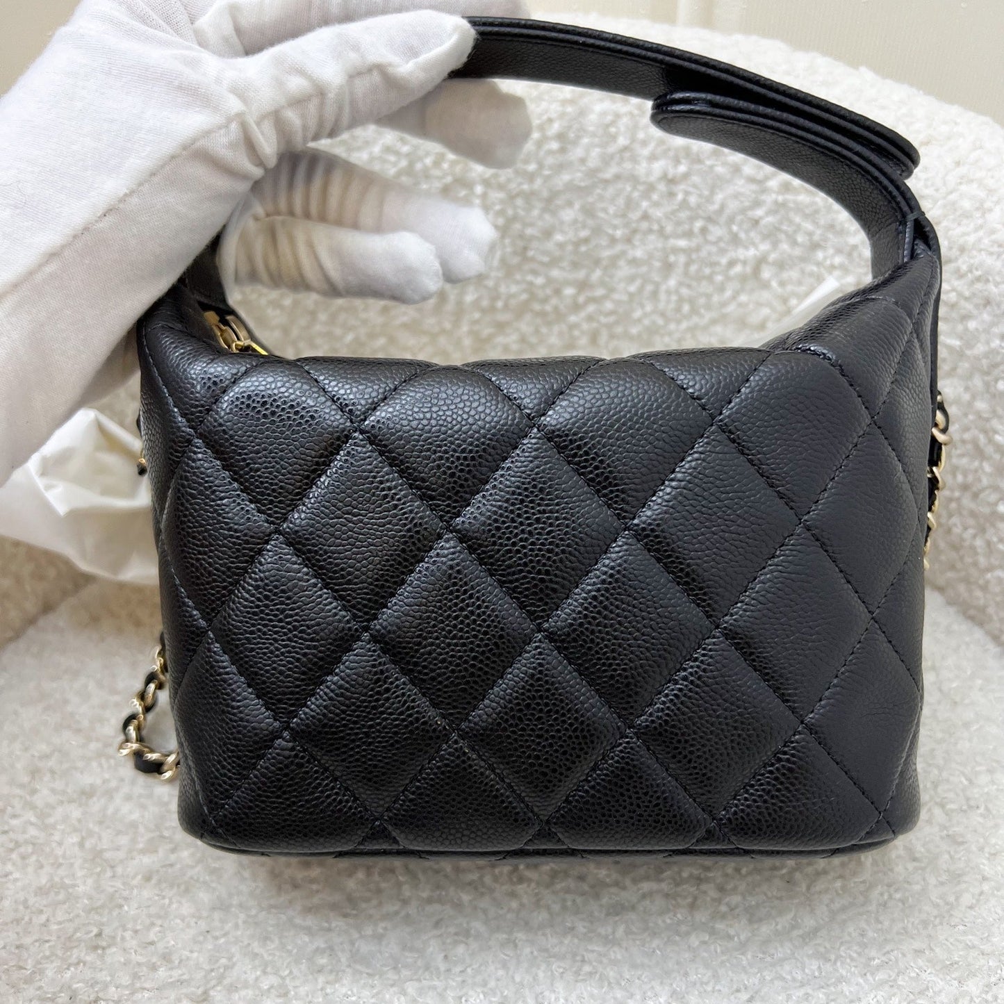 GLM-Classic Quilted Hobo Clutch on Chain in Black Caviar and LGHW (Model: AP4386)