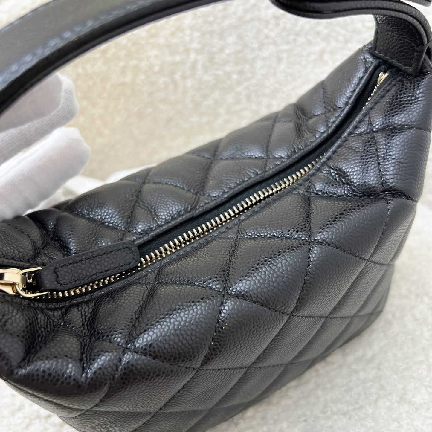 GLM-Classic Quilted Hobo Clutch on Chain in Black Caviar and LGHW (Model: AP4386)