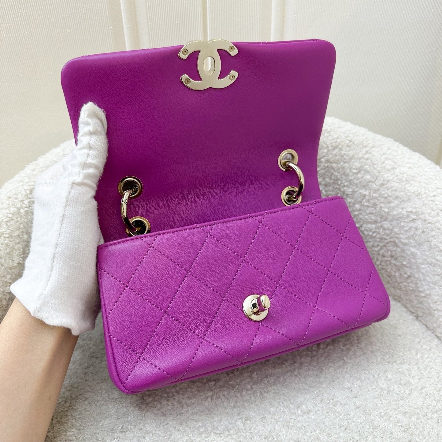 GLM-Seasonal Shoulder Flap Bag in Purple Lambskin and GHW