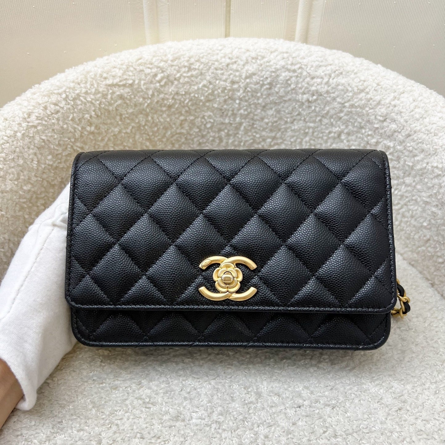 GLM-23K Camellia Flower Wallet on Chain WOC in Black Caviar and AGHW (AP3580)