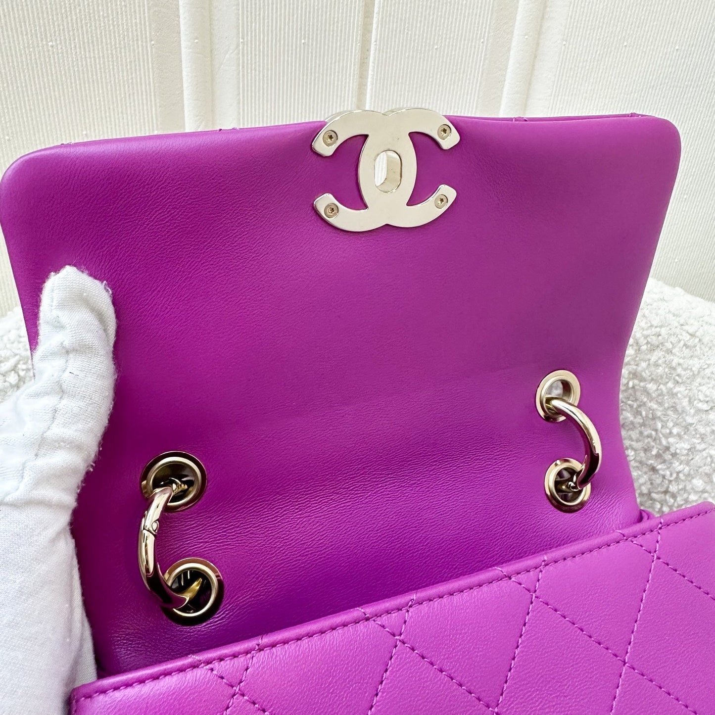 GLM-Seasonal Shoulder Flap Bag in Purple Lambskin and GHW