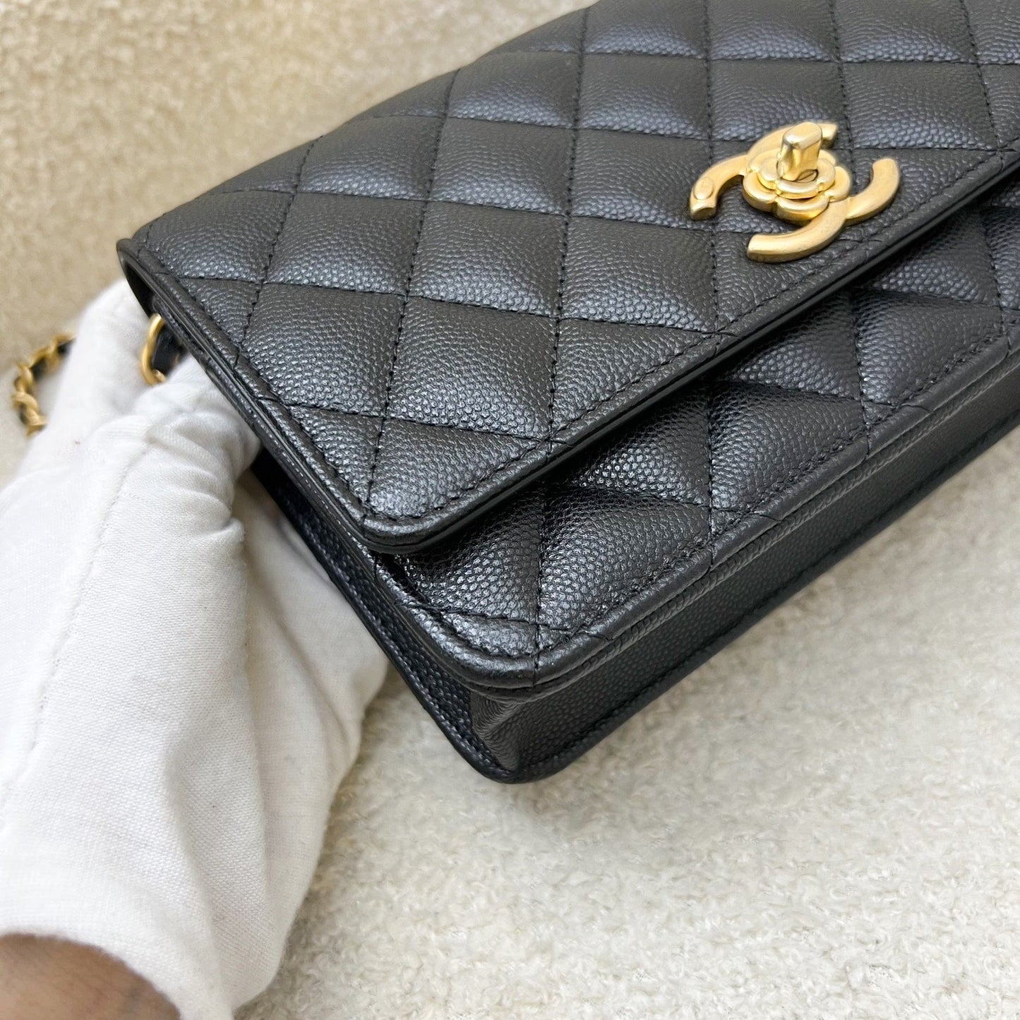 GLM-23K Camellia Flower Wallet on Chain WOC in Black Caviar and AGHW (AP3580)