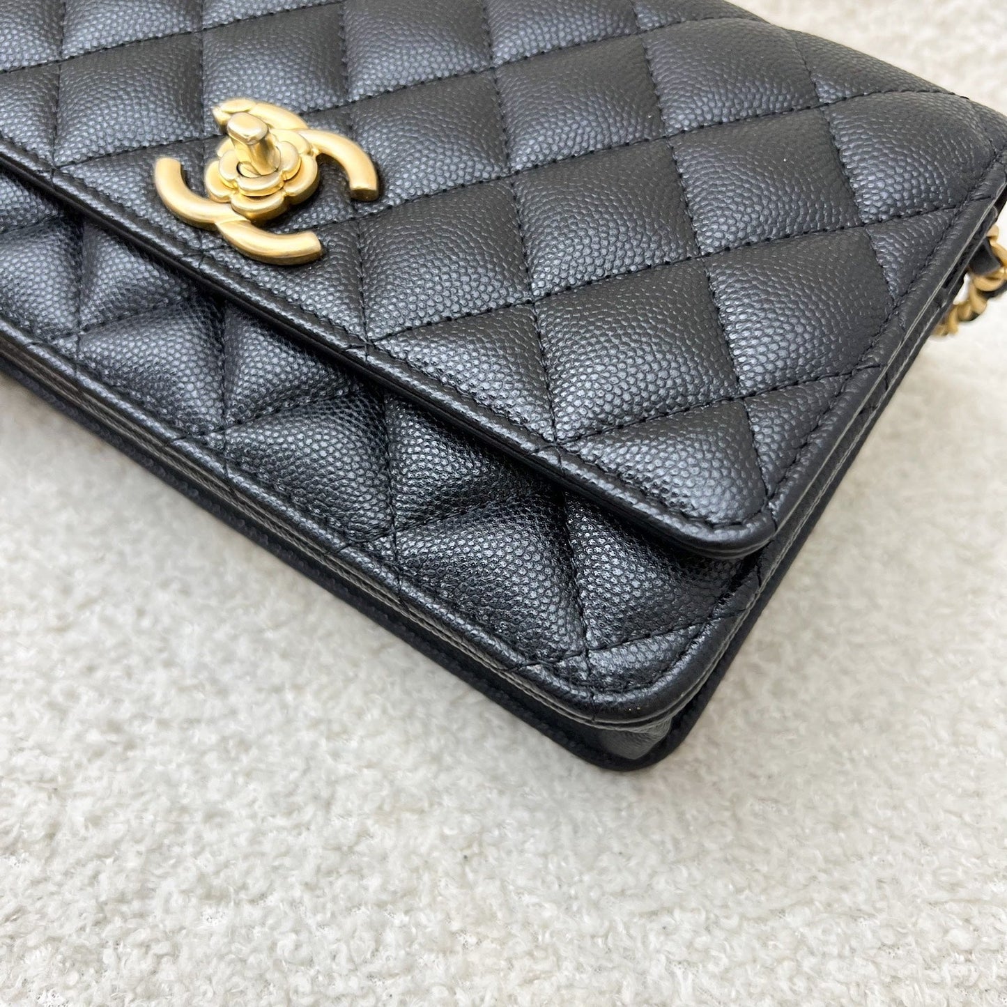 GLM-23K Camellia Flower Wallet on Chain WOC in Black Caviar and AGHW (AP3580)