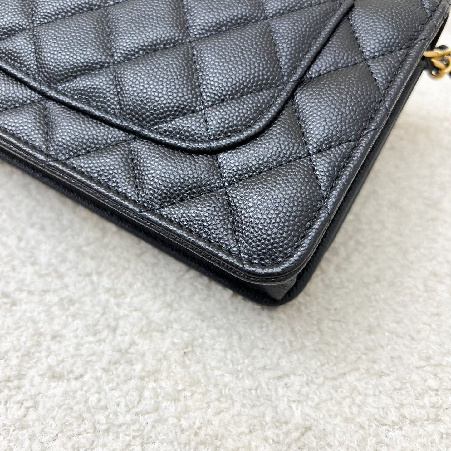 GLM-23K Camellia Flower Wallet on Chain WOC in Black Caviar and AGHW (AP3580)