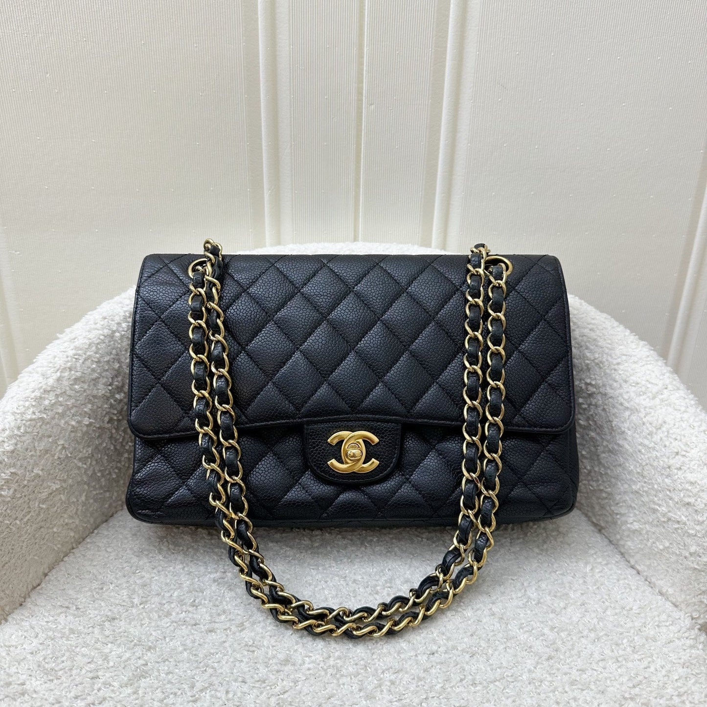 GLM-Medium Classic Flap CF in Black Caviar GHW