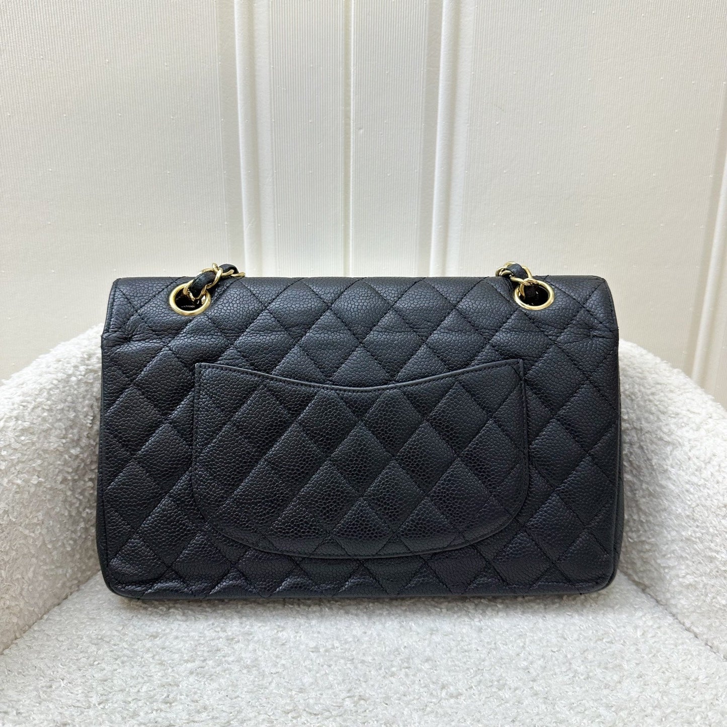 GLM-Medium Classic Flap CF in Black Caviar GHW