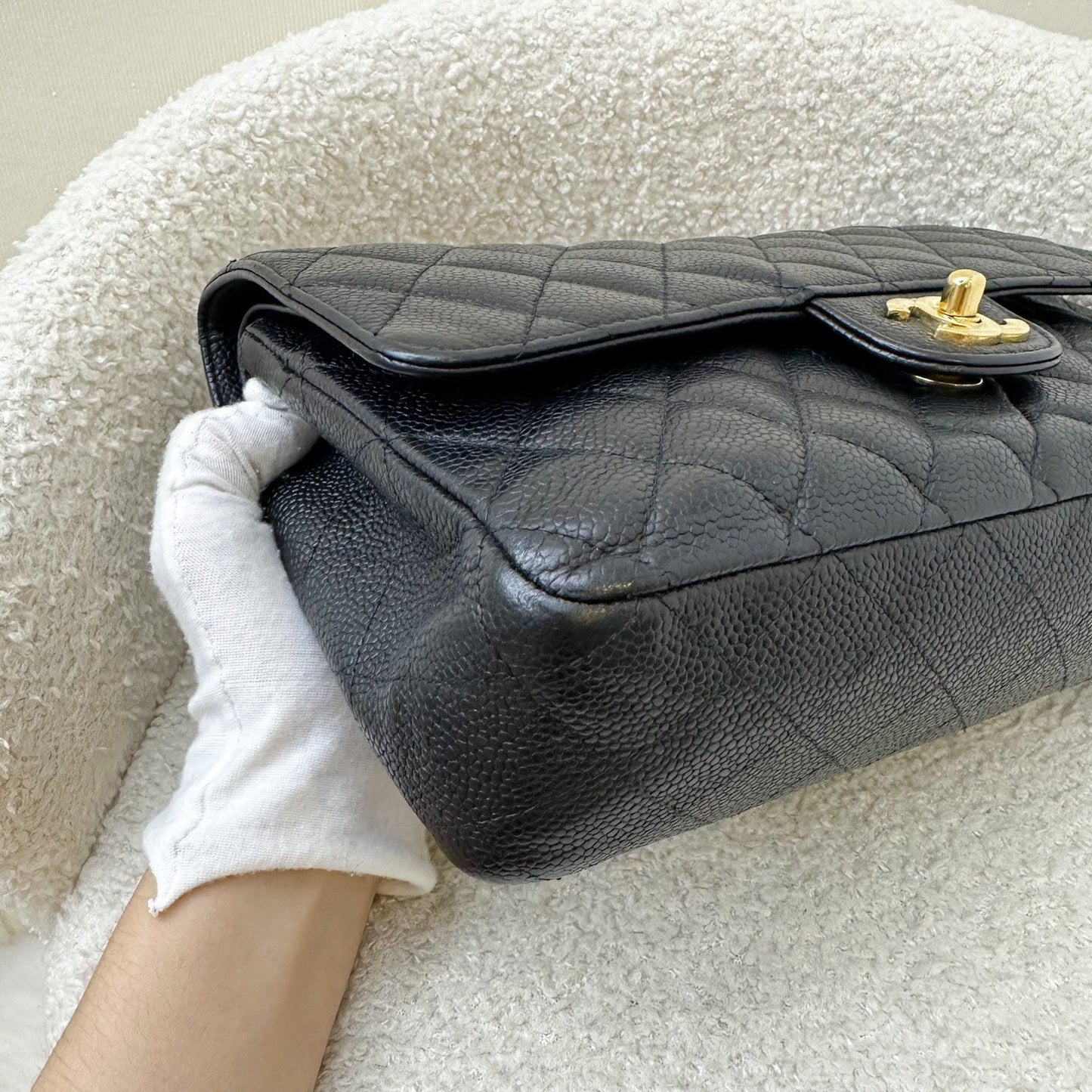 GLM-Medium Classic Flap CF in Black Caviar GHW