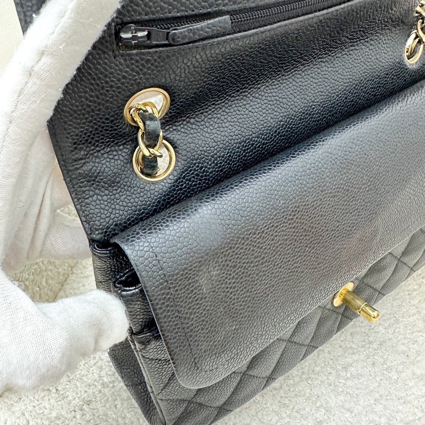 GLM-Medium Classic Flap CF in Black Caviar GHW