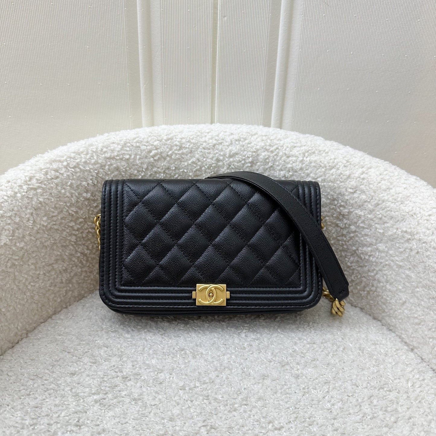 GLM-Boy Clutch on Chain WOC in Black Caviar AGHW