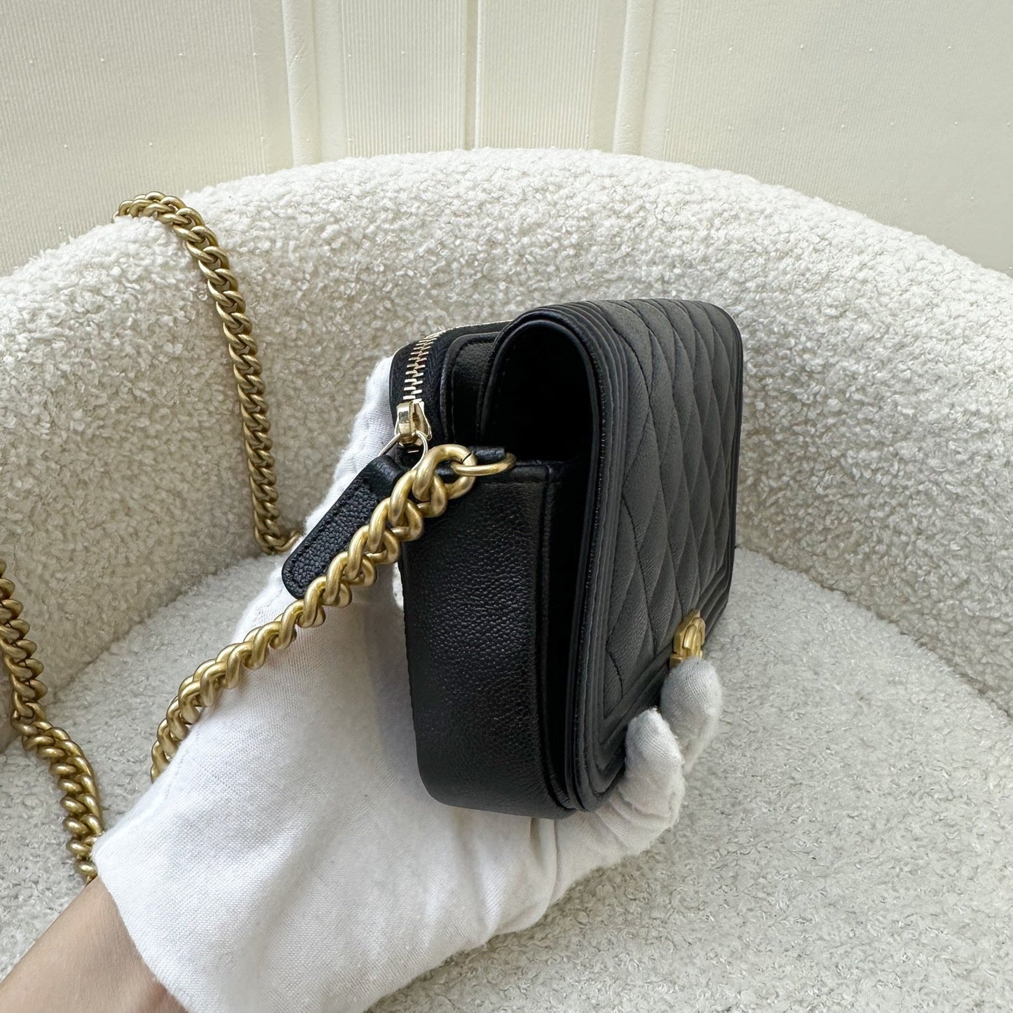 GLM-Boy Clutch on Chain WOC in Black Caviar AGHW