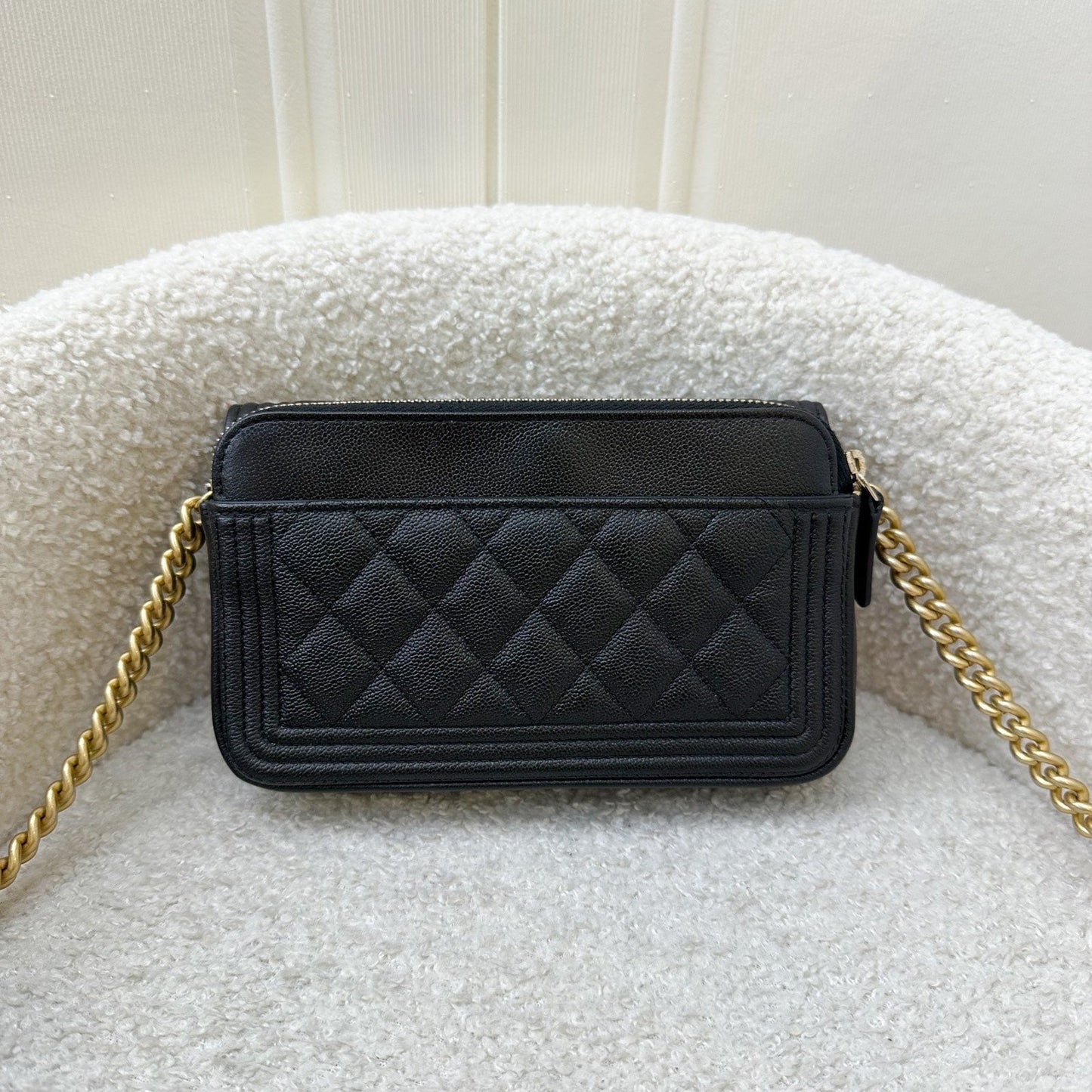 GLM-Boy Clutch on Chain WOC in Black Caviar AGHW