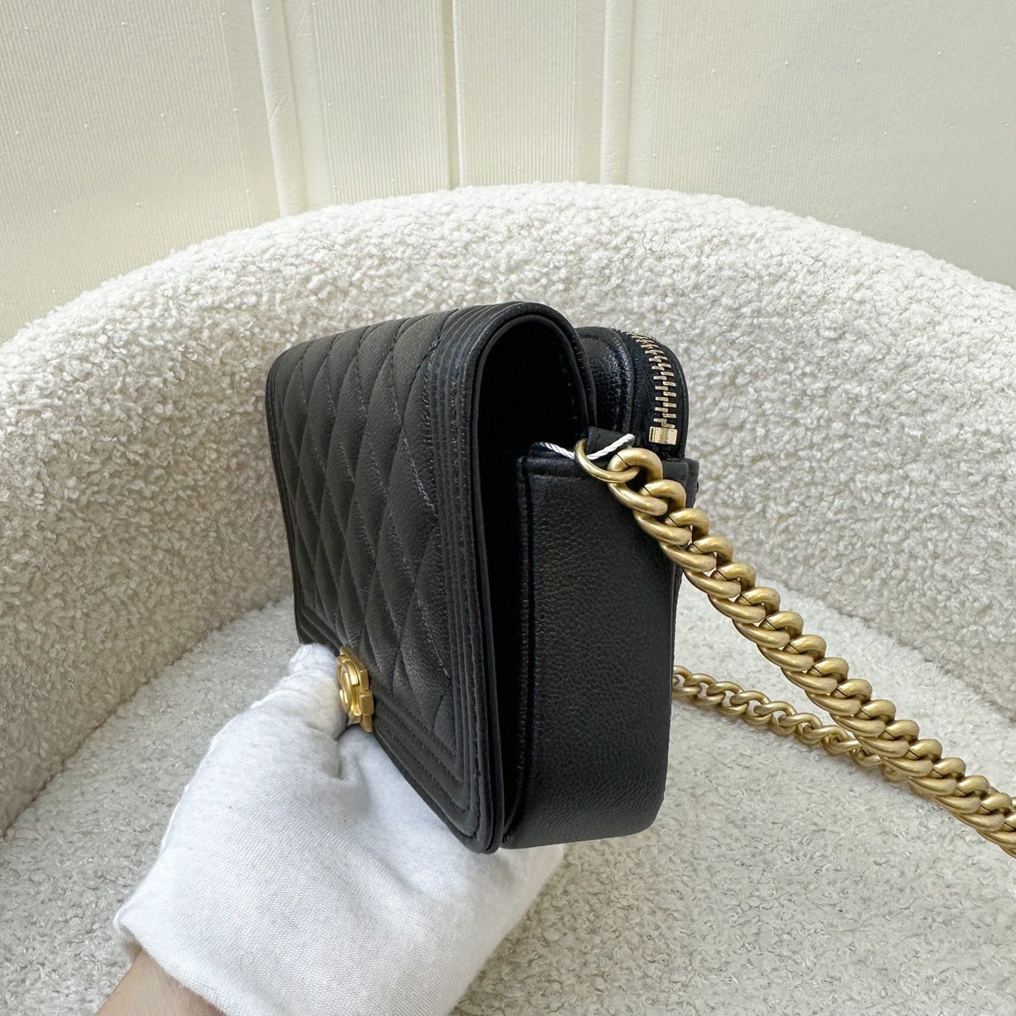 GLM-Boy Clutch on Chain WOC in Black Caviar AGHW