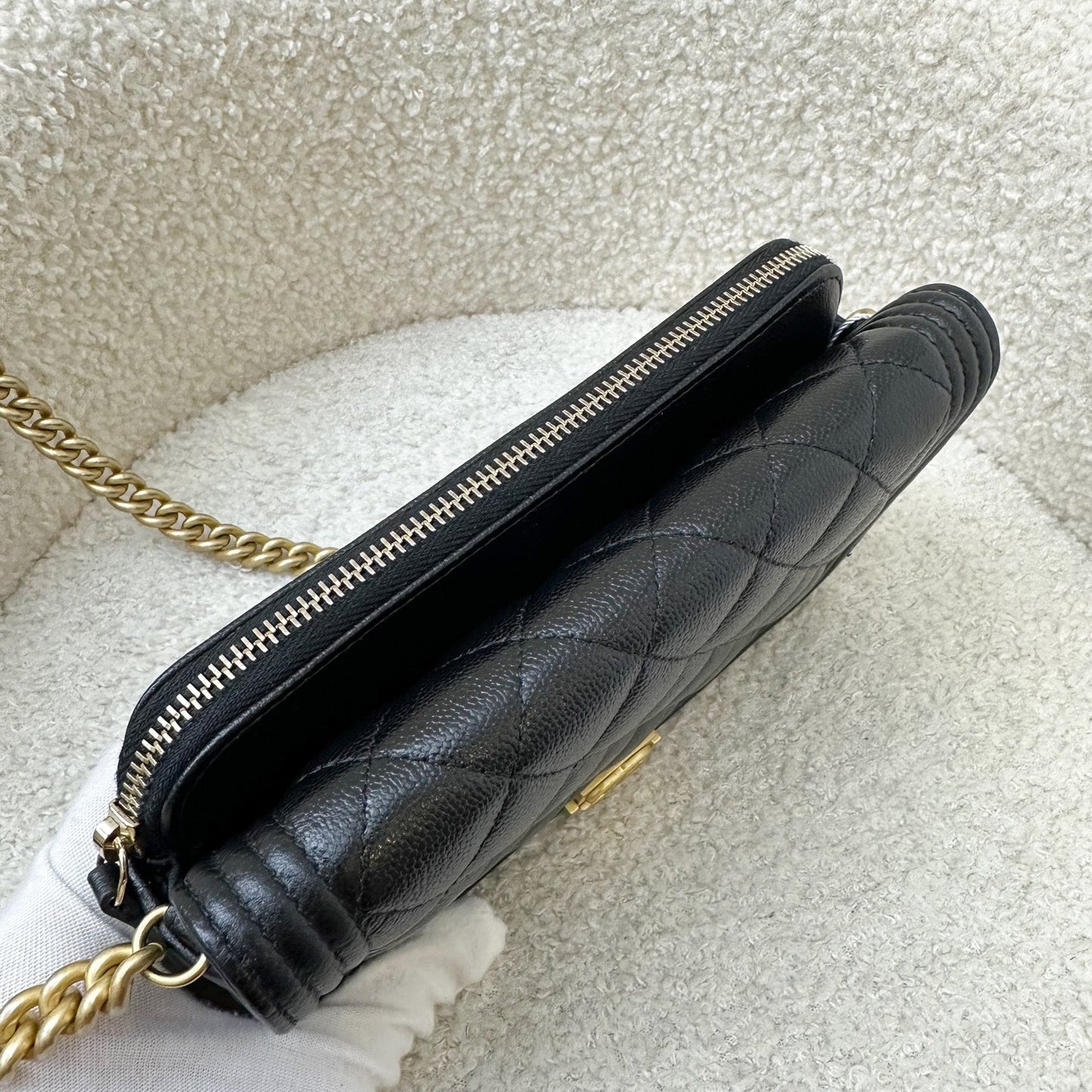 GLM-Boy Clutch on Chain WOC in Black Caviar AGHW
