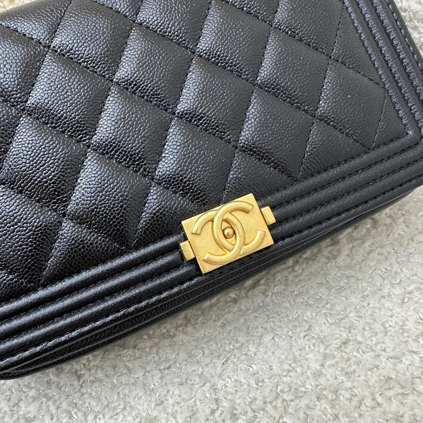 GLM-Boy Clutch on Chain WOC in Black Caviar AGHW