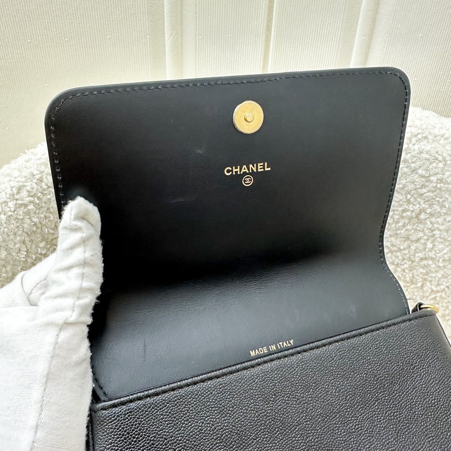 GLM-Boy Clutch on Chain WOC in Black Caviar AGHW