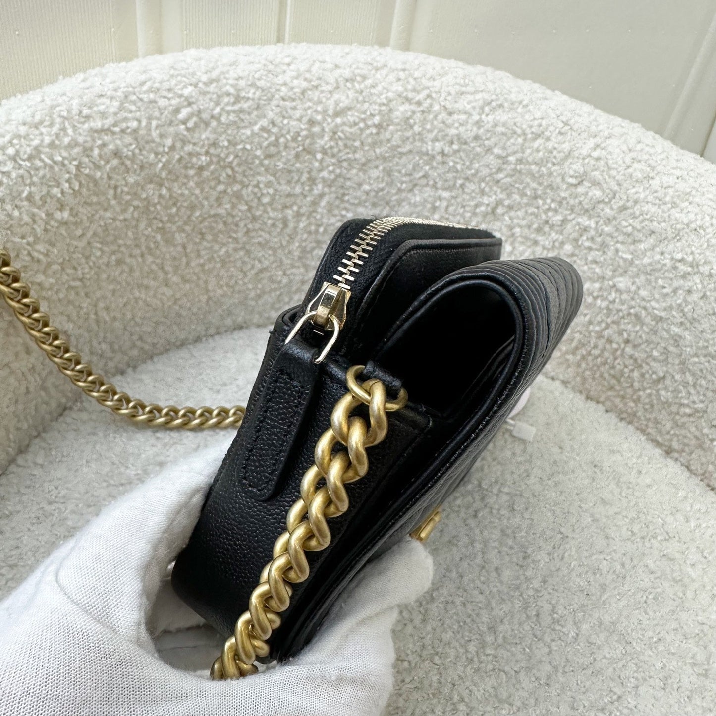 GLM-Boy Clutch on Chain WOC in Black Caviar AGHW