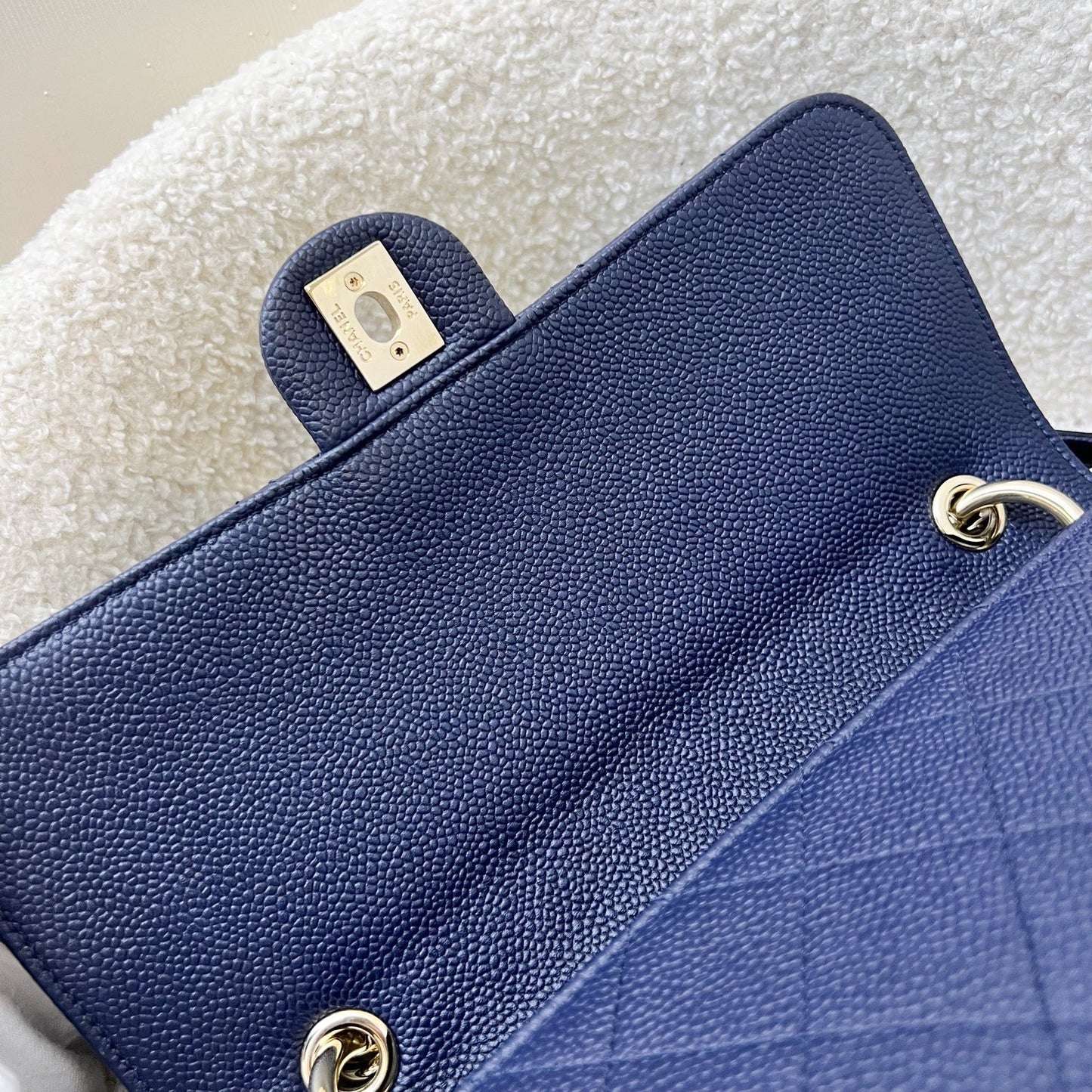 GLM-City Walk Flap in Navy Caviar LGHW (Model: AS1574)