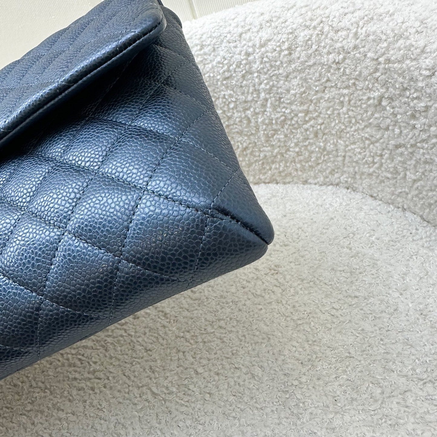 GLM-Timeless Clutch in Iridescent Blue Caviar and LGHW