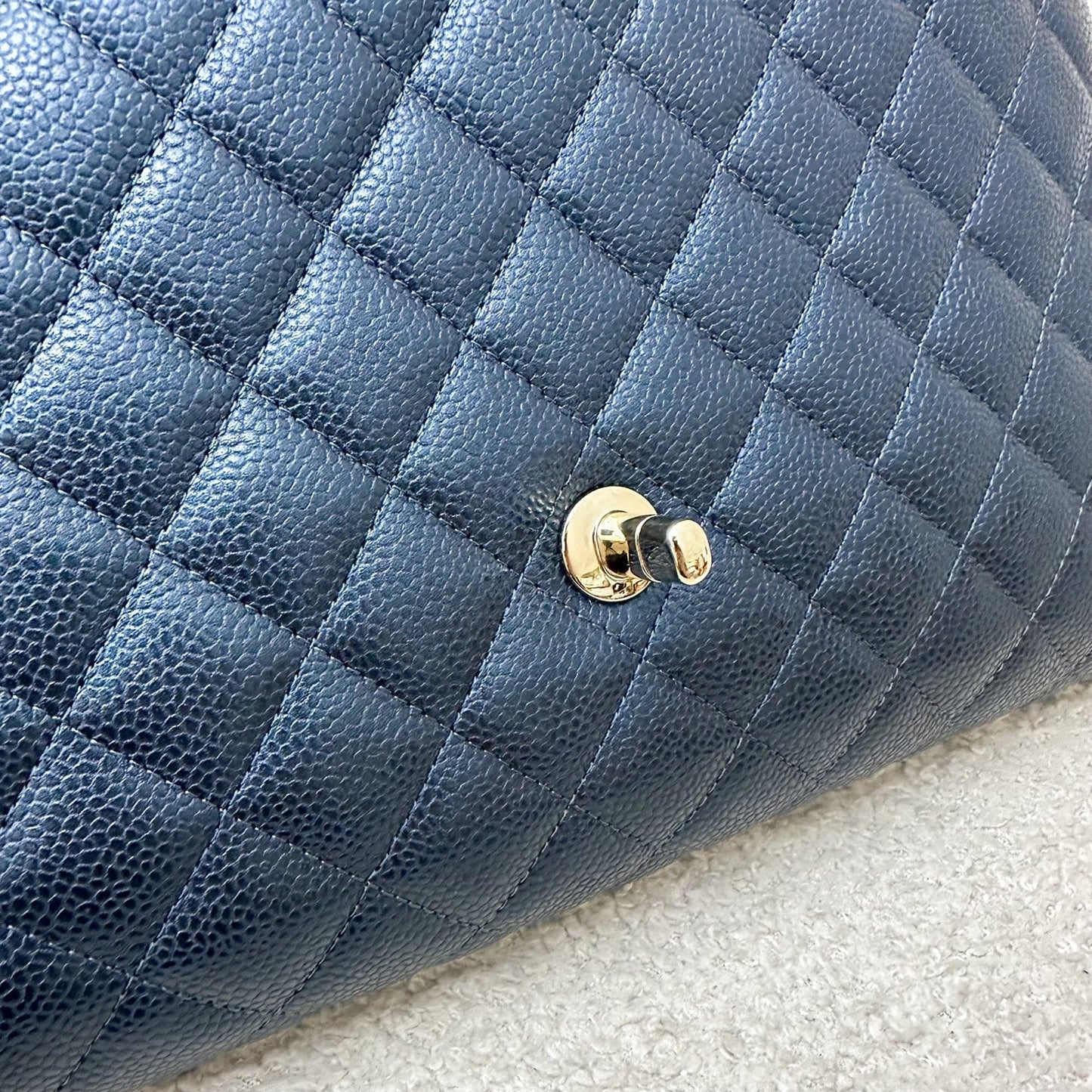 GLM-Timeless Clutch in Iridescent Blue Caviar and LGHW