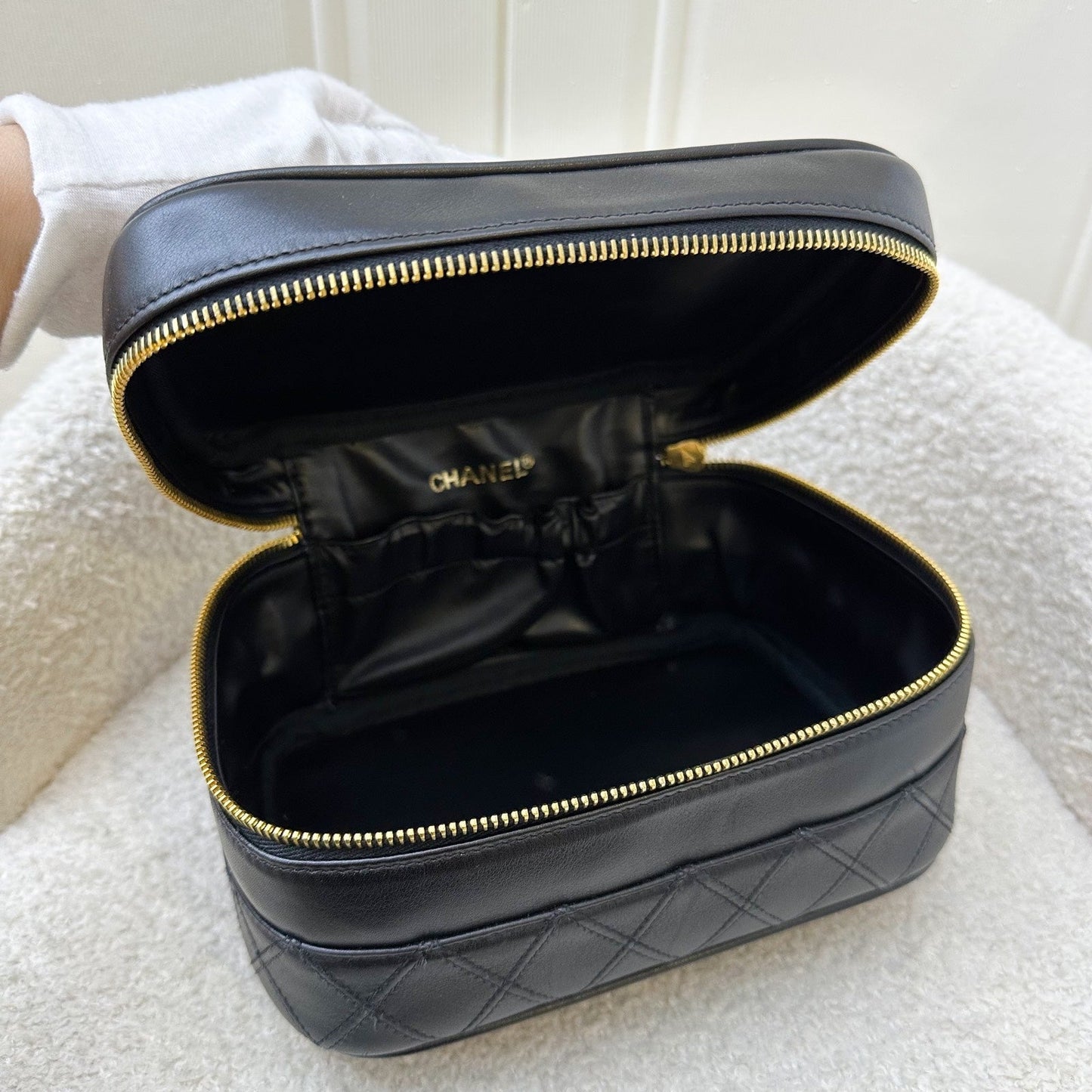 GLM- Travel Vanity Bag in Black Lambskin 24K GHW