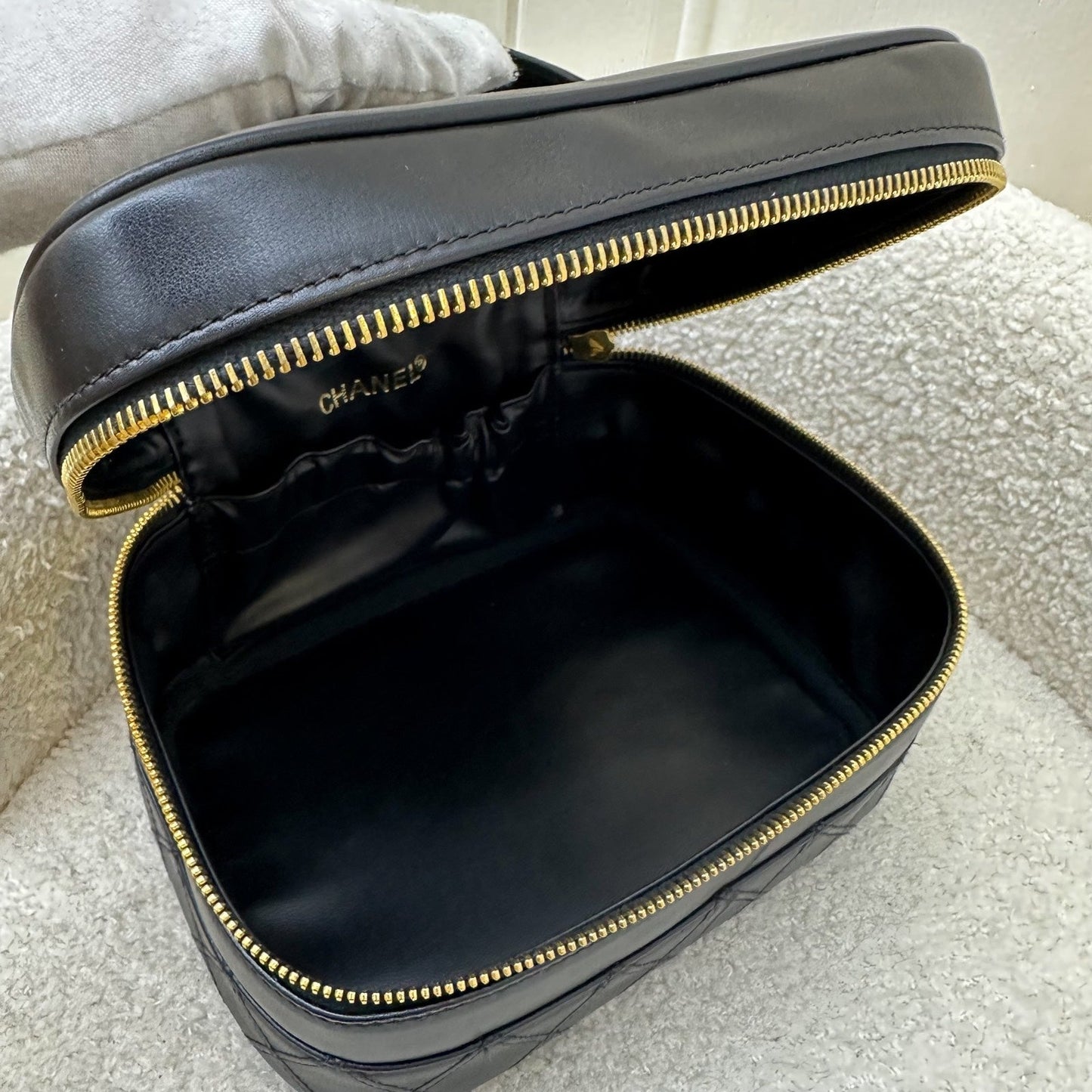 GLM- Travel Vanity Bag in Black Lambskin 24K GHW