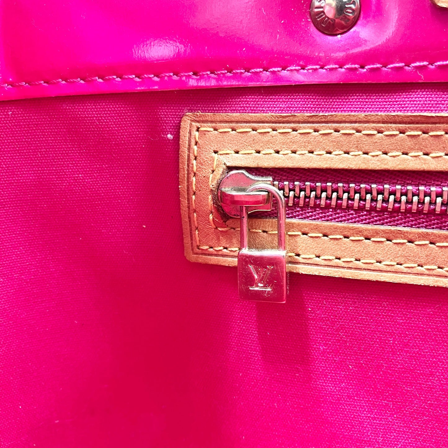 LOUIS VUITTON Reade PM