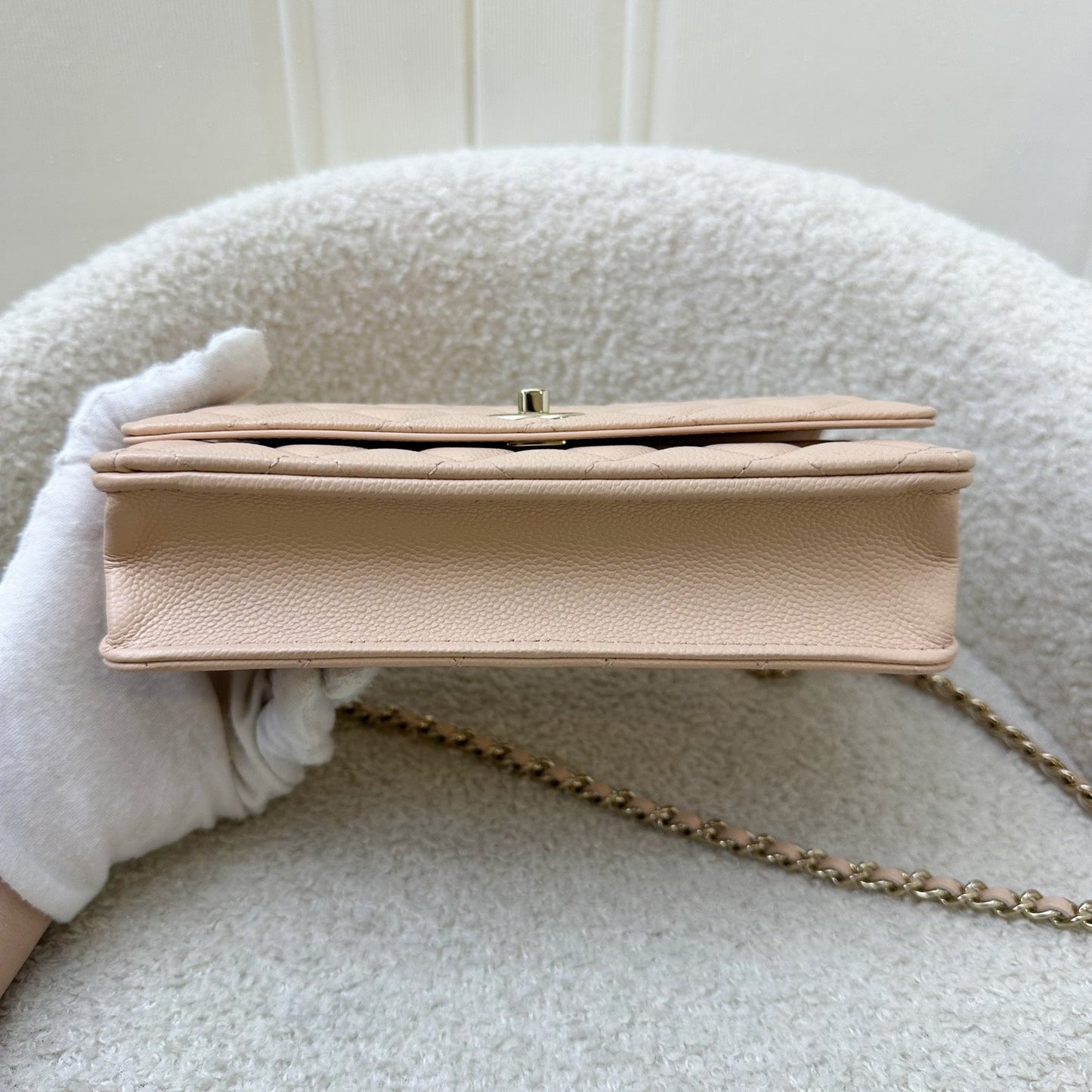 GLM-23S Ribbon Chain Wallet on Chain WOC in Beige Caviar LGHW