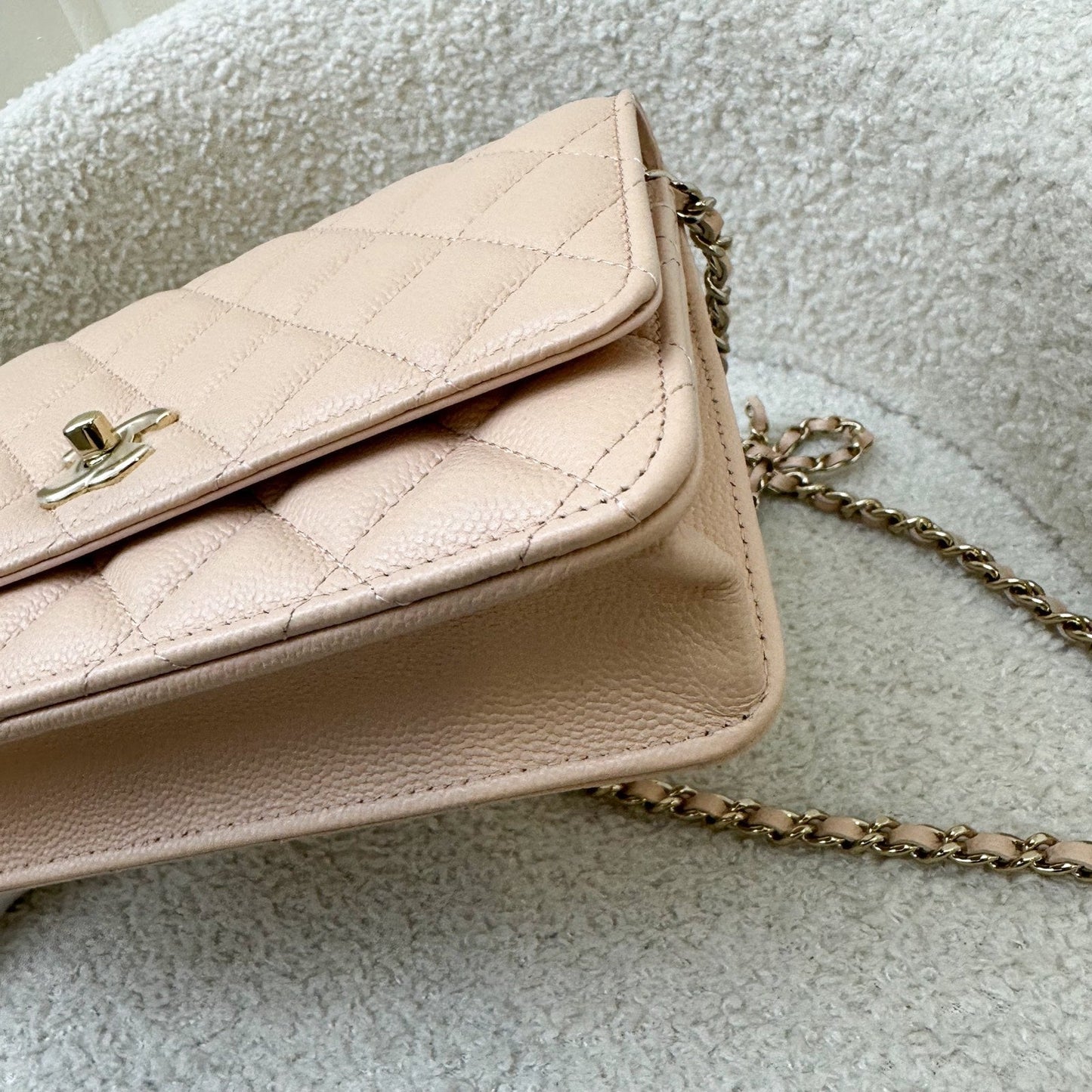 GLM-23S Ribbon Chain Wallet on Chain WOC in Beige Caviar LGHW