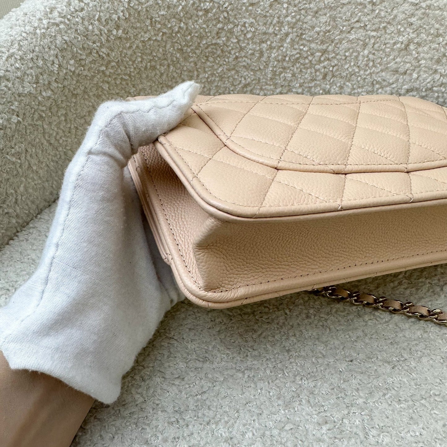 GLM-23S Ribbon Chain Wallet on Chain WOC in Beige Caviar LGHW