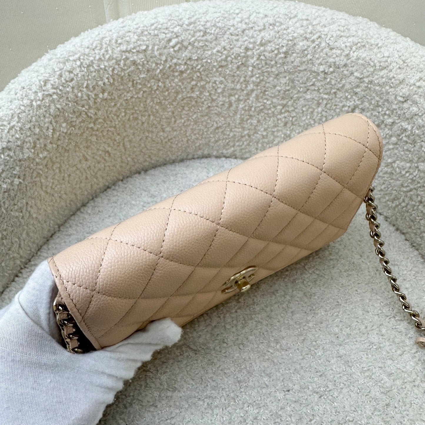 GLM-23S Ribbon Chain Wallet on Chain WOC in Beige Caviar LGHW