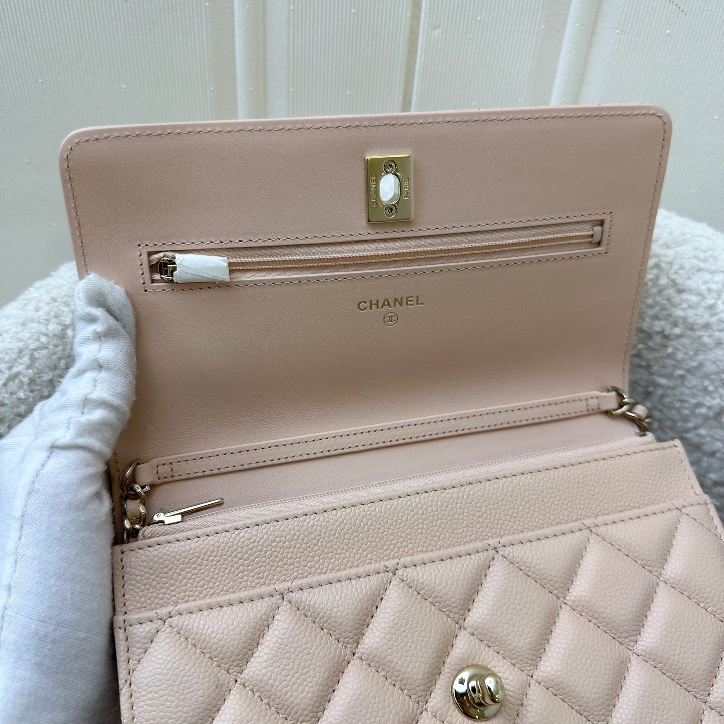 GLM-23S Ribbon Chain Wallet on Chain WOC in Beige Caviar LGHW