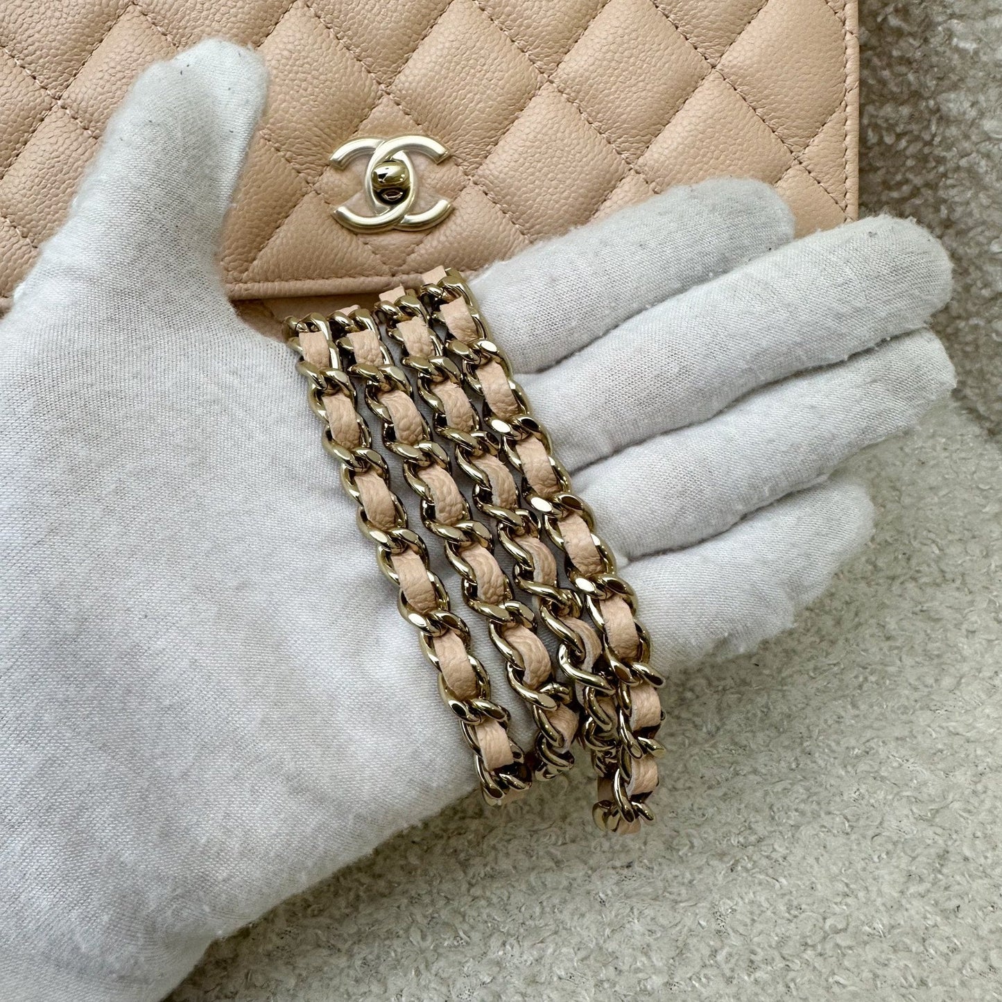 GLM-23S Ribbon Chain Wallet on Chain WOC in Beige Caviar LGHW
