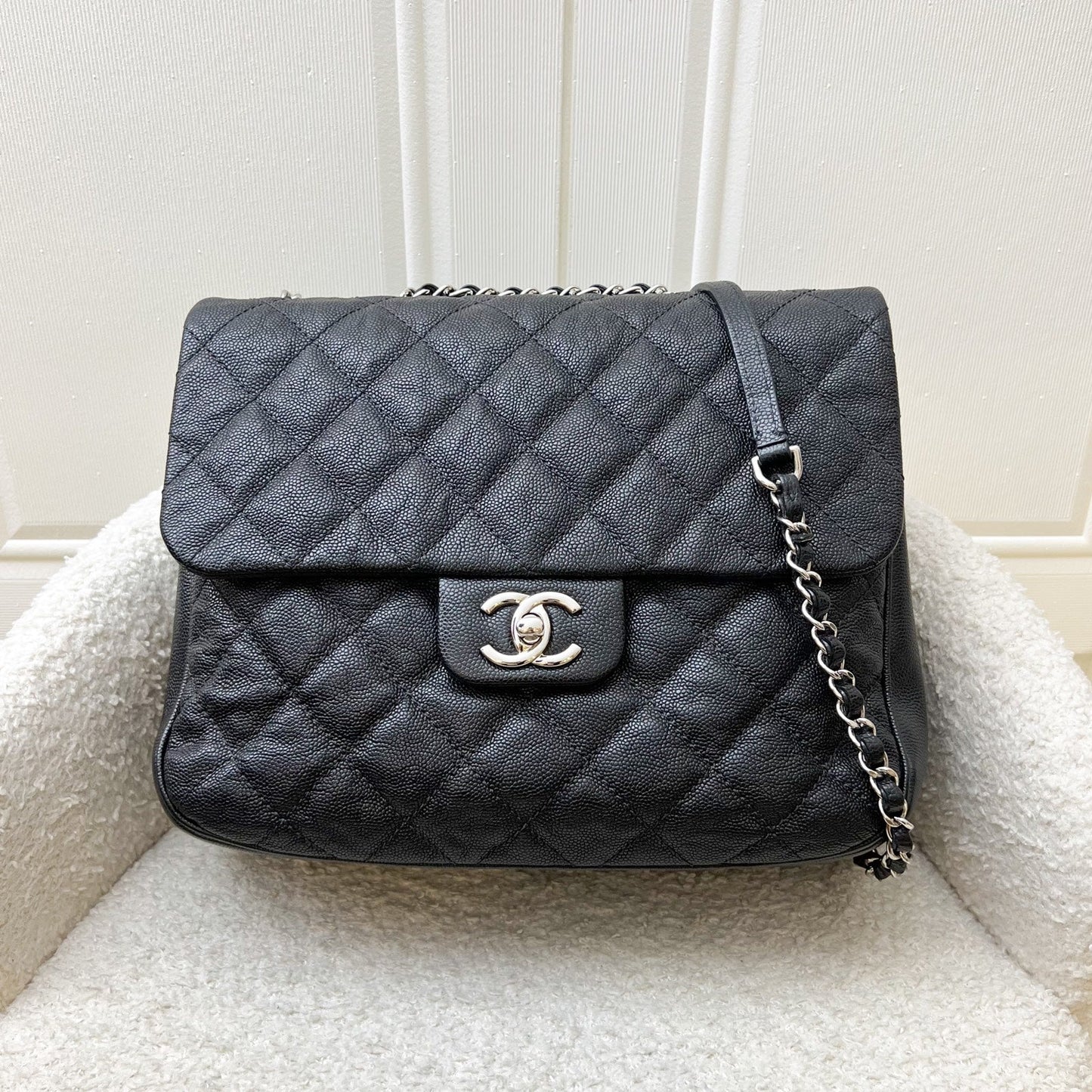 GLM-18P Seasonal Flap in Black Caviar and SHW (Model: A57049)