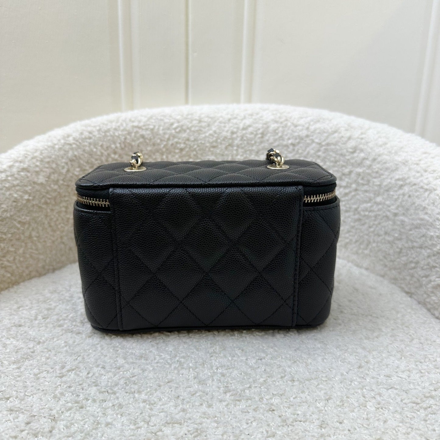 GLM-Classic Small Vanity in Black Caviar and LGHW (AP1341)
