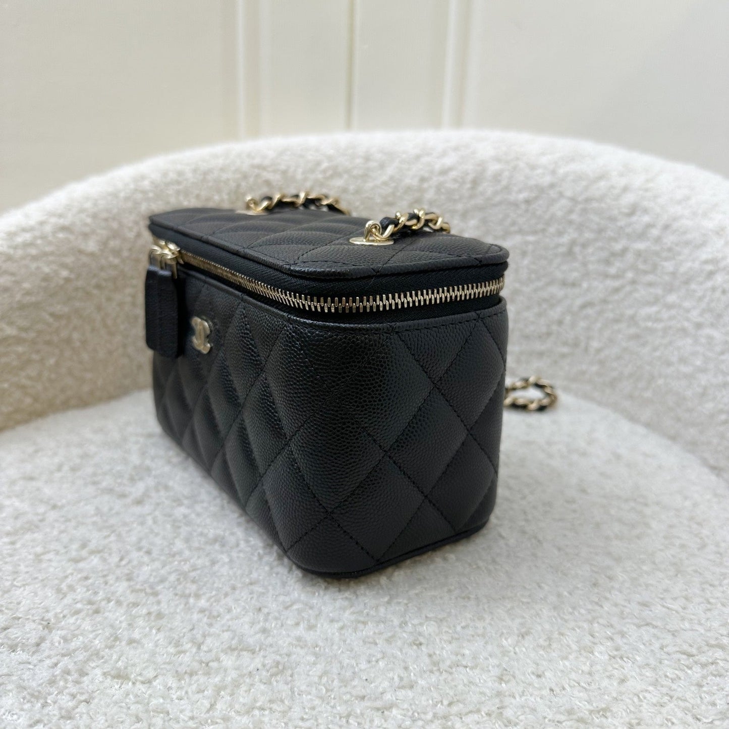 GLM-Classic Small Vanity in Black Caviar and LGHW (AP1341)