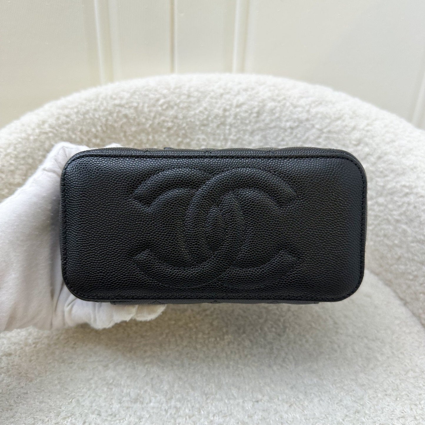 GLM-Classic Small Vanity in Black Caviar and LGHW (AP1341)