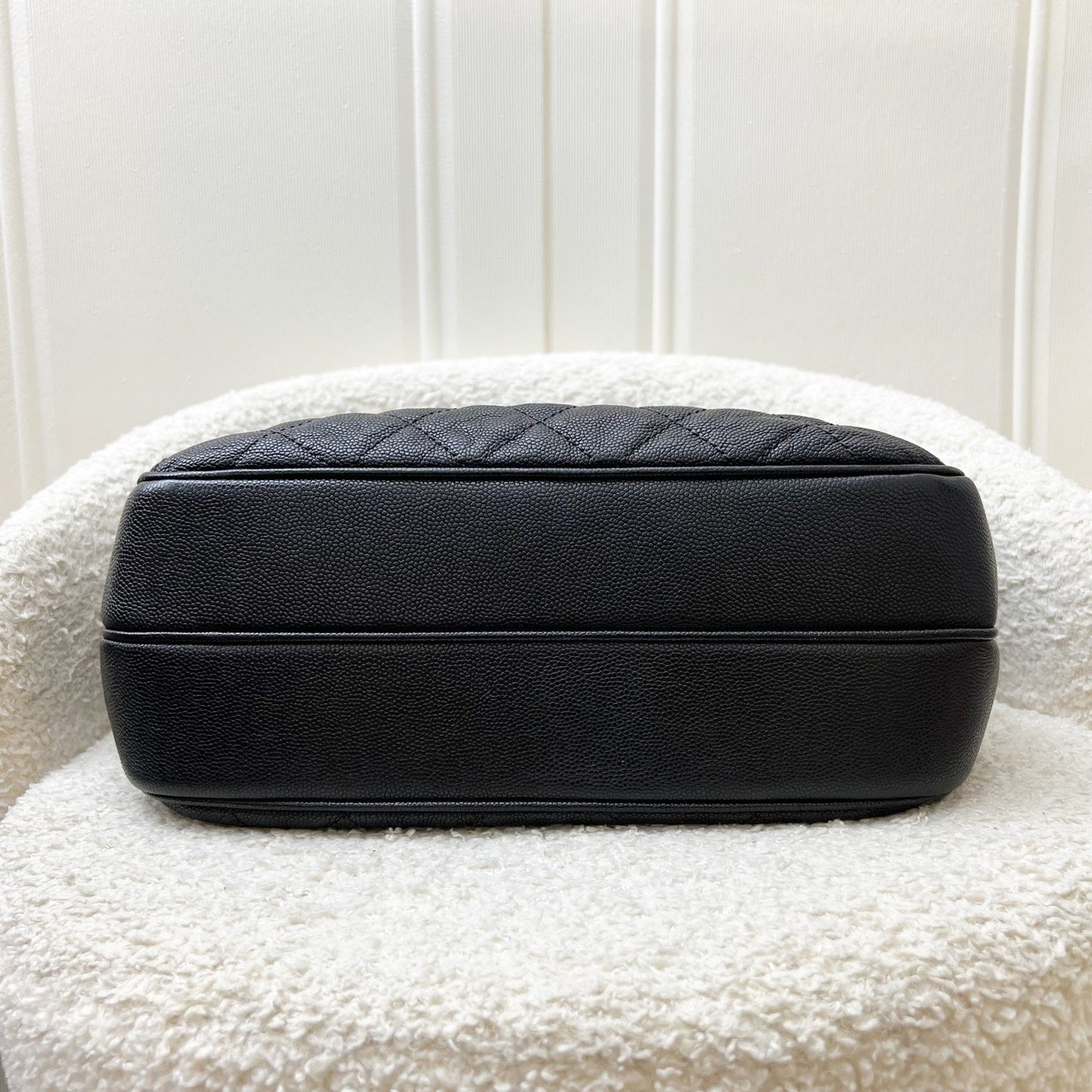 GLM-18P Seasonal Flap in Black Caviar and SHW (Model: A57049)