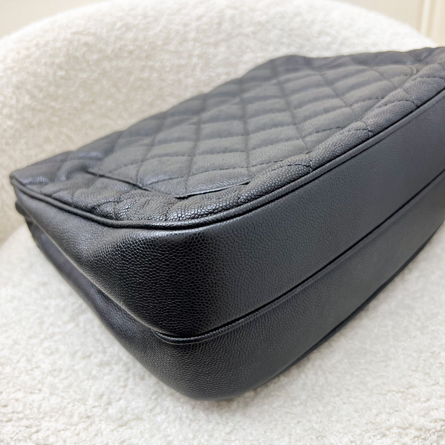 GLM-18P Seasonal Flap in Black Caviar and SHW (Model: A57049)