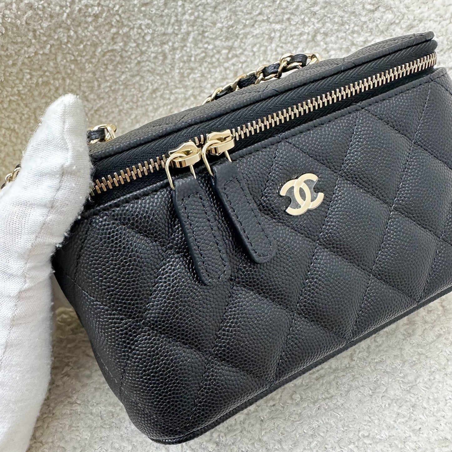 GLM-Classic Small Vanity in Black Caviar and LGHW (AP1341)