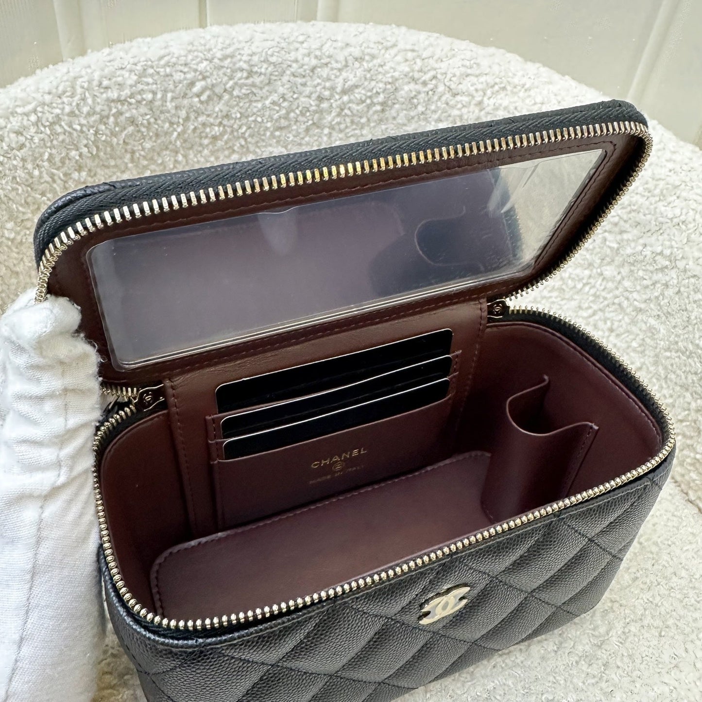 GLM-Classic Small Vanity in Black Caviar and LGHW (AP1341)