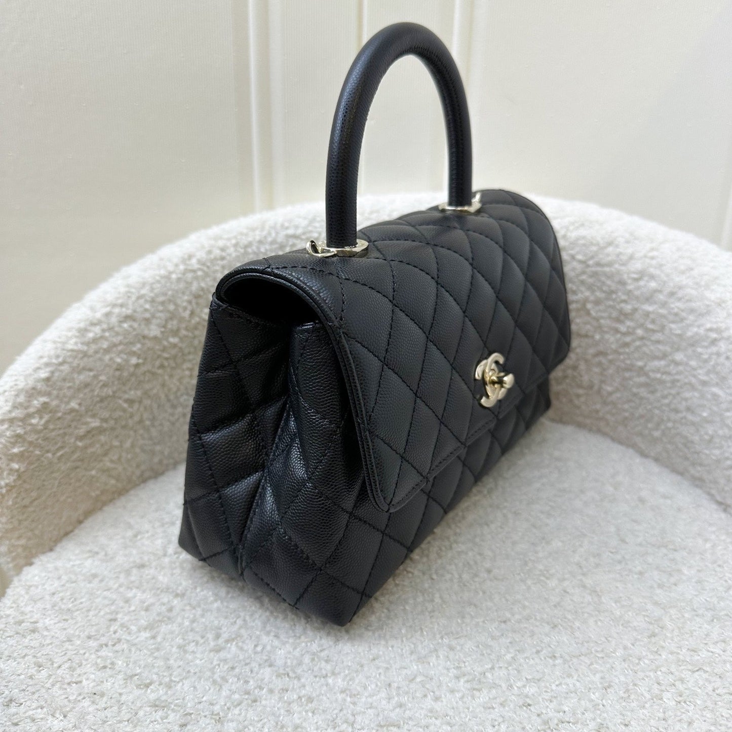 GLM-Small (24cm) Coco Handle Flap in Black Caviar and LGHW (Model: A92990)