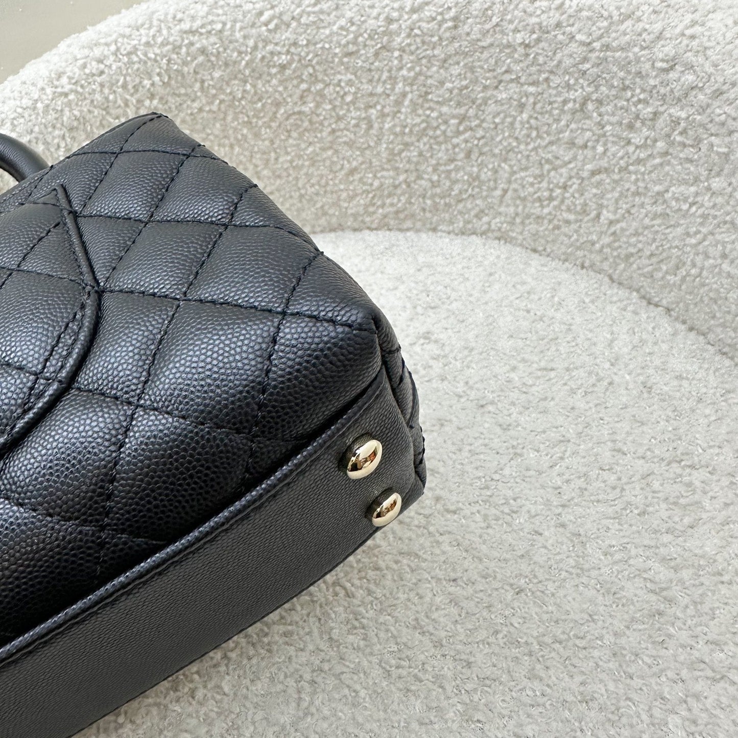 GLM-Small (24cm) Coco Handle Flap in Black Caviar and LGHW (Model: A92990)